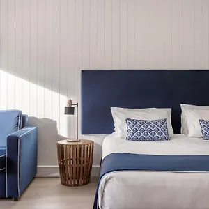 **** Hotel Waves Australia